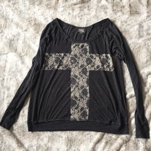 Grey long sleeve shirt with lace print cross